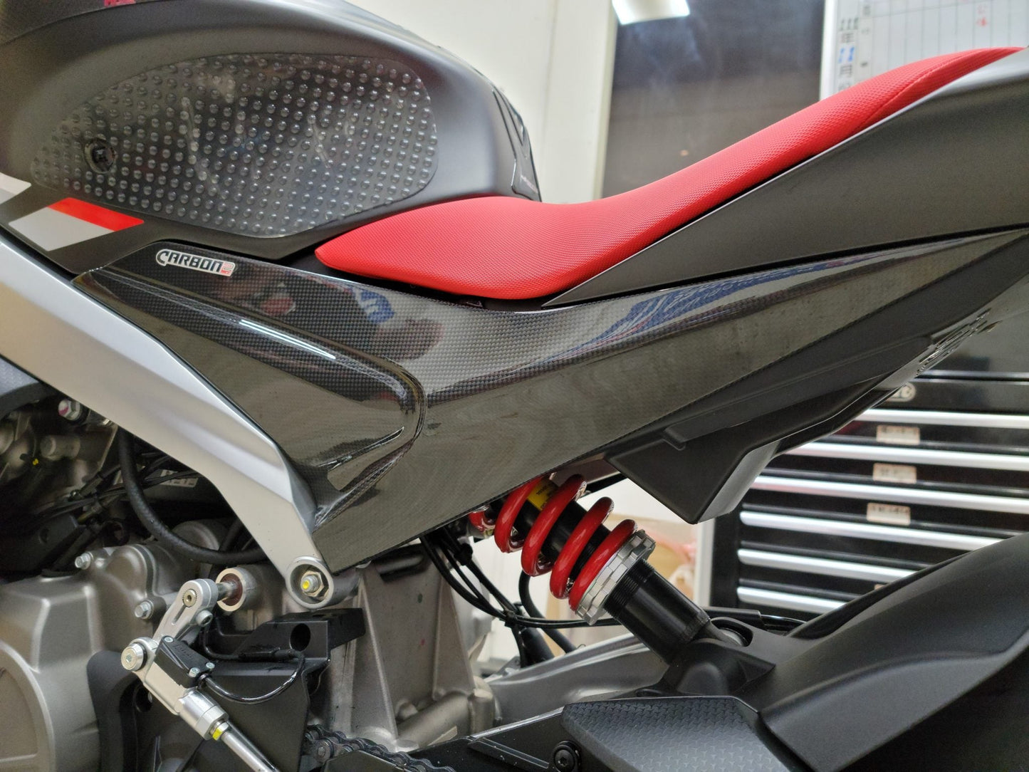 APRILIA RS660 Carbon Fiber Side Tank Panels