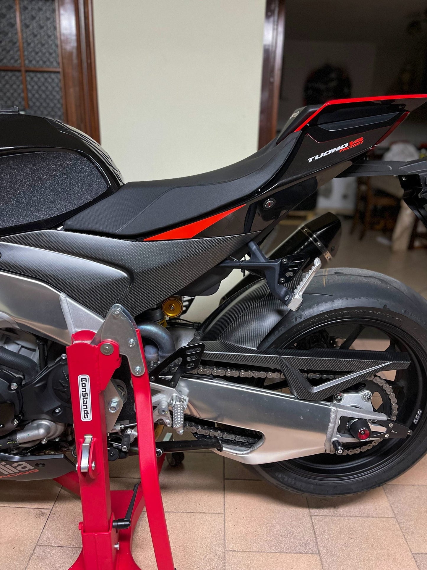 APRILIA RSV4 2021-2024 RR / Factory Carbon Fiber Rear Hugger with Chain Guard