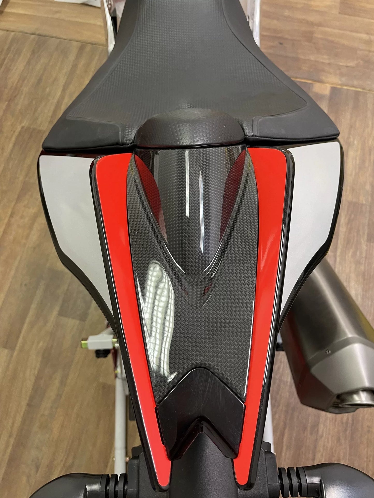 APRILIA Tuono V4 Factory 1000 / 1100 2011-2020 Carbon Fiber Pillion Rear Seat Cover
